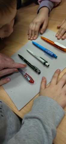 Tikšanās ar gidi, skolotāju Spodru Briedi “Katrai pildspalvai savs stāsts”